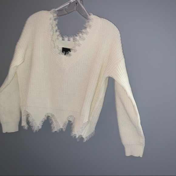 Off white Cropped Scallop Hem Knit Sweater - Picture 5 of 7